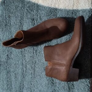 NEW Lucky Brand brown boots